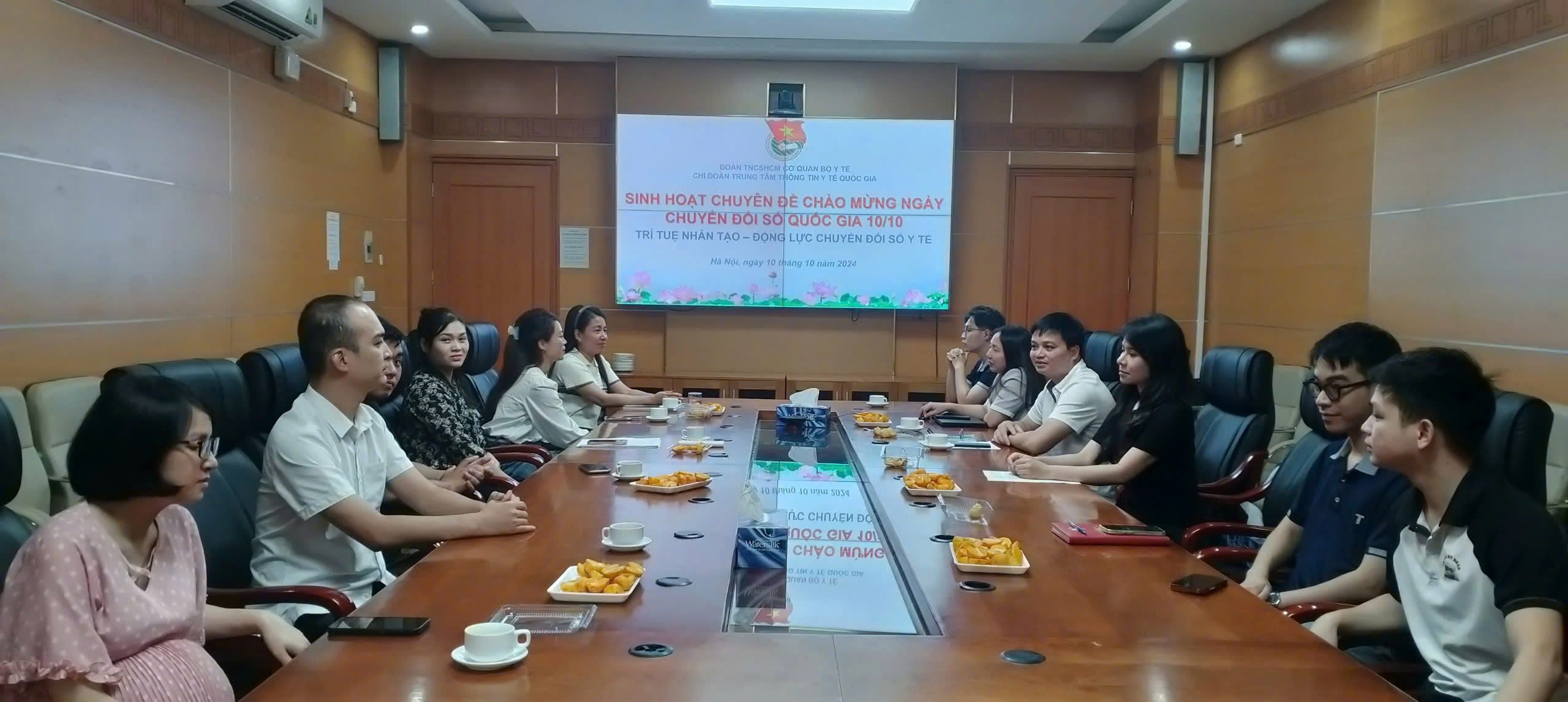 Sinh hoạt Chuyên đề chào mừng Ngày Chuyển đổi số Quốc gia 10/10 của Chi đoàn Trung tâm Thông tin y tế Quốc gia
