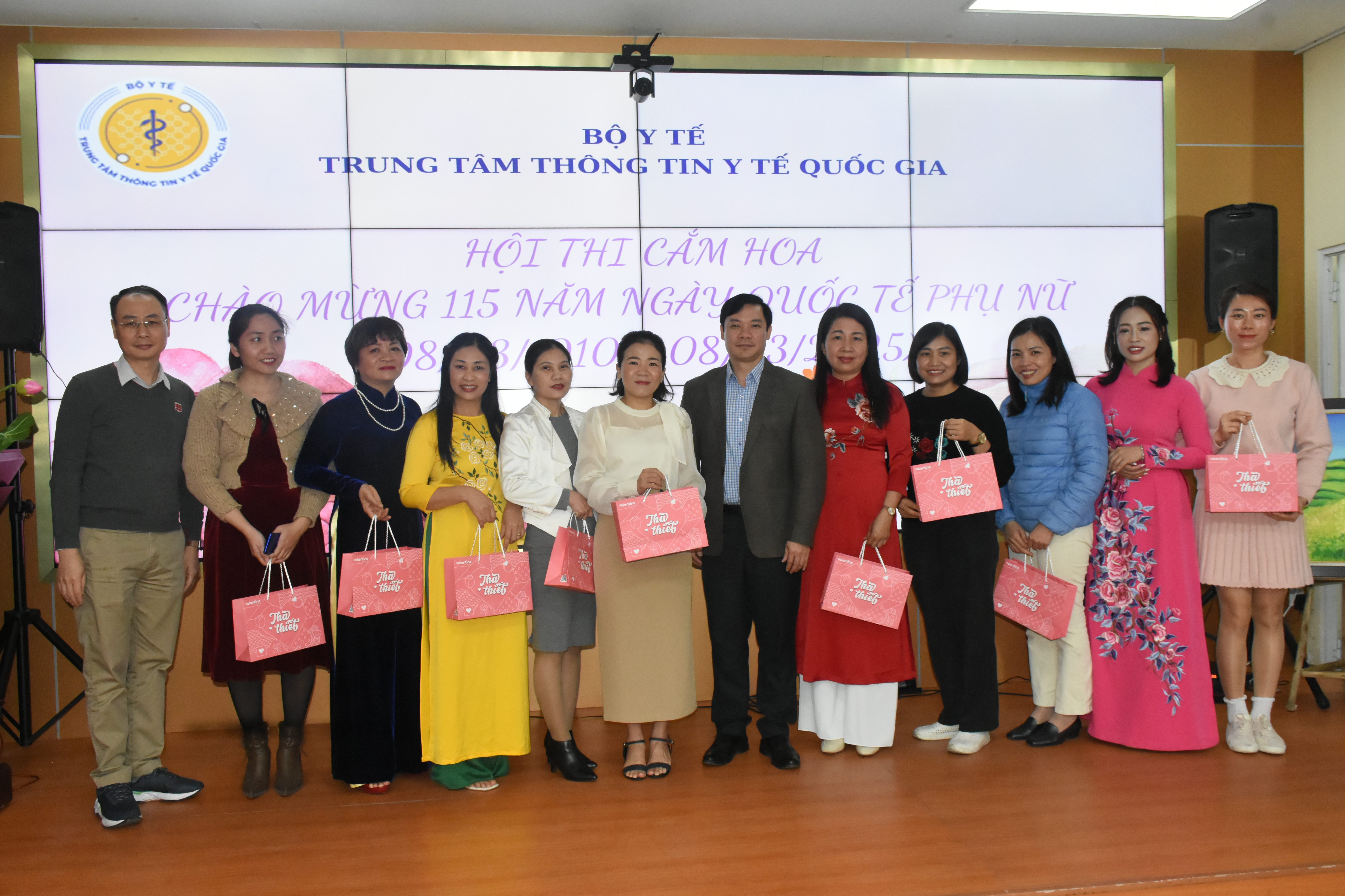 Bài 4: Xây dựng văn hóa tổ chức thích ứng với cải cách hành chính và chuyển đổi số: Giải pháp từ gốc đến ngọn