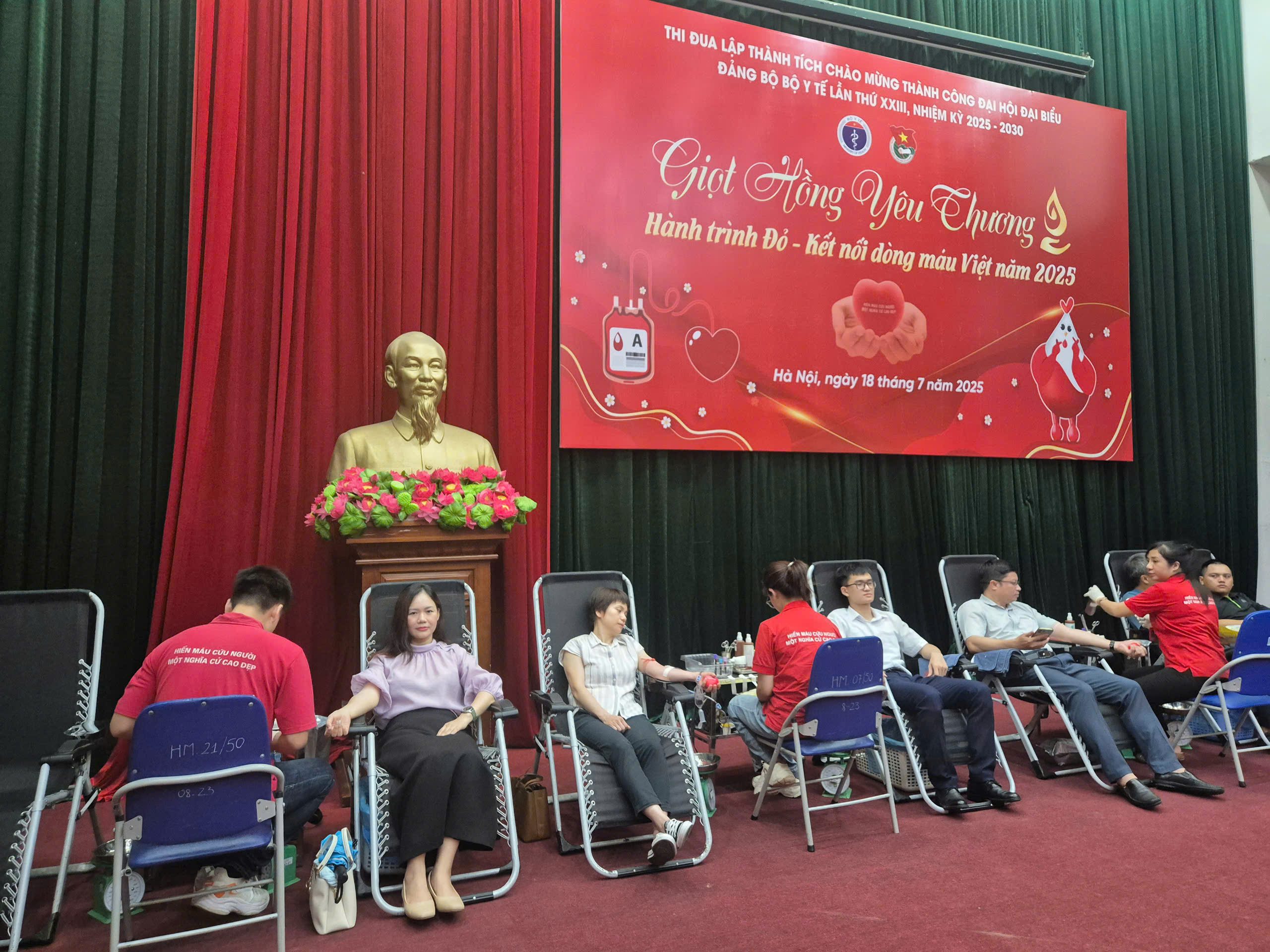 Trung tâm Thông tin y tế Quốc gia đồng hành cùng chương trình hiến máu tình nguyện “Giọt hồng yêu thương 2025”